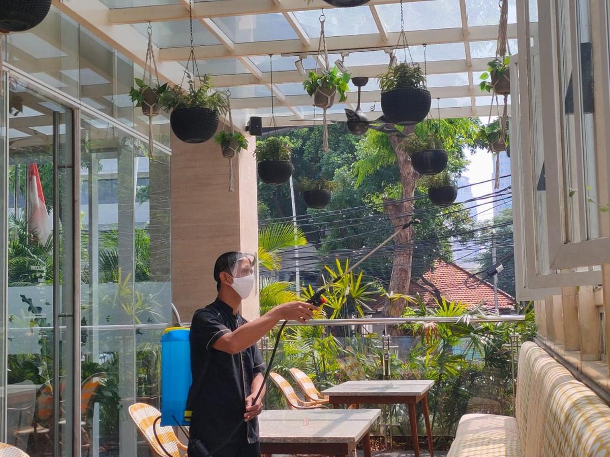 Verse Luxe Hotel Wahid Hasyim Jakarta Exterior photo
